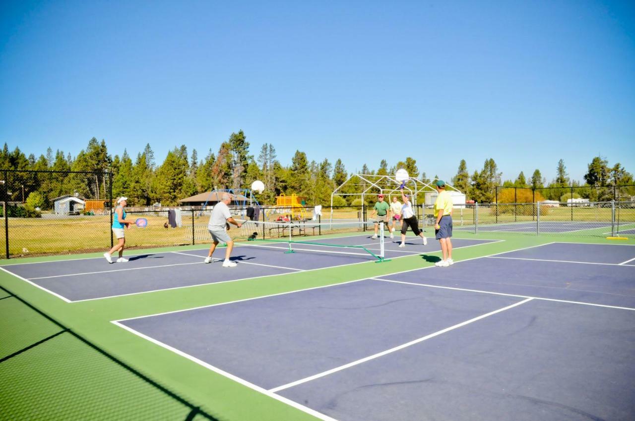 Bend-Sunriver Camping Resort Wheelchair Accessible Yurt 13 Extérieur photo